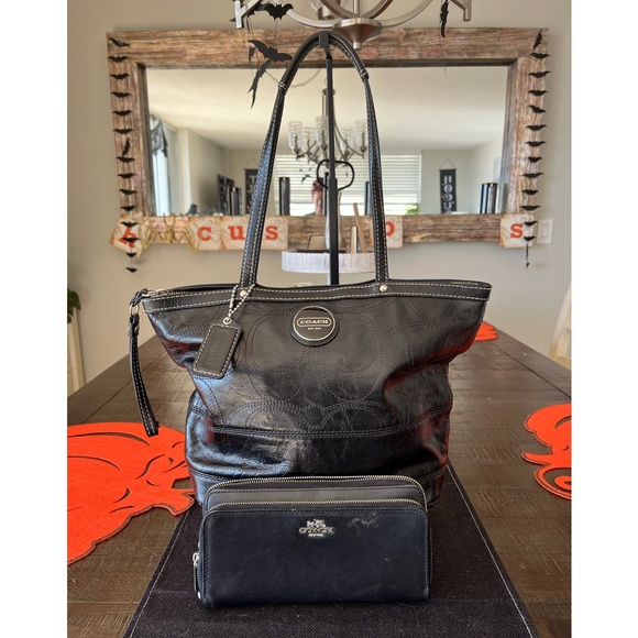 Coach purse and wallet set - Picture 2 of 12